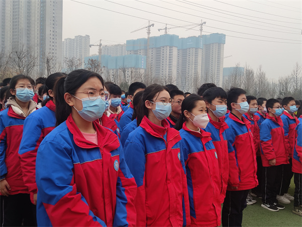 乘着春风启航——咸阳市高新一中初中部召开“守纪律 爱学习 讲文明”习惯养成大会