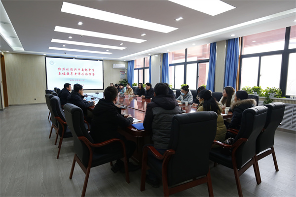 兴平南郊中学来咸阳市高新一中参观交流