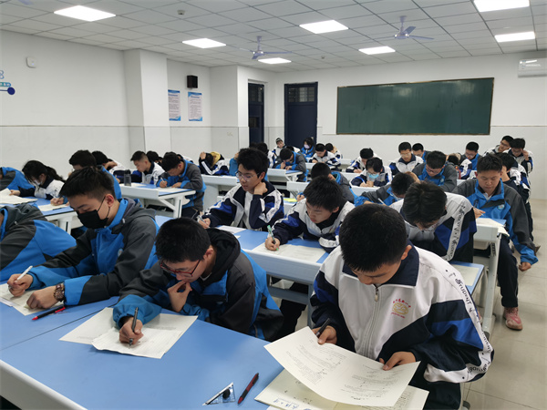 咸阳市高新一中高中部举办高二年级青蓝杯物理竞赛