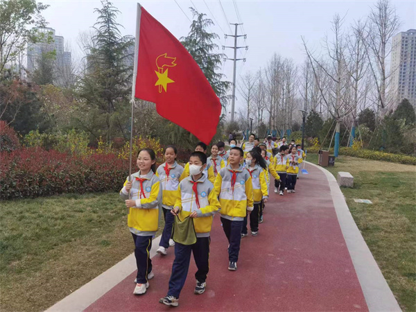 做“雷锋精神”践行者 高新少年在行动