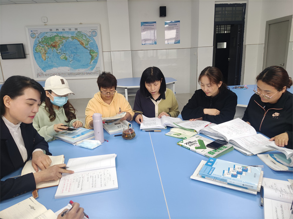 聚焦核心素养 优化教学设计——咸阳市高新一中初中部数学组开展数学教学设计实效性提升研讨活动
