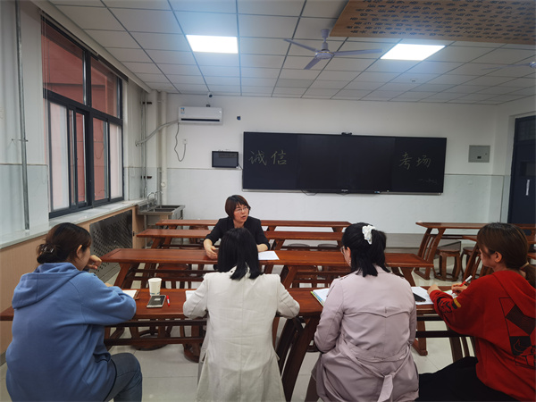 教学视导明方向 精准把脉促提升——咸阳市高新一中初中部开展政史地组教案检查反馈及整改推进会