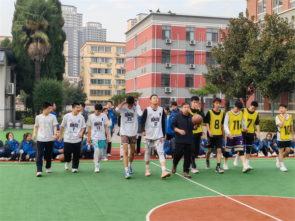 迎“篮”而上 挥洒青春——咸阳市高新一中高中部举办高二年级篮球赛