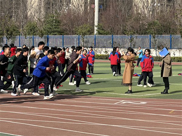 实战检验促提升 模拟体考试锋芒——咸阳市高新一中初中部举办九年级中考体育模拟测试