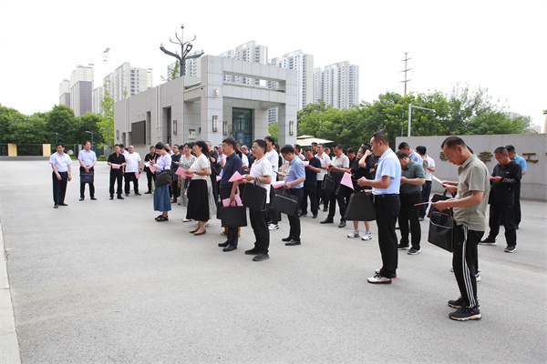 观摩交流促发展 共享共思行致远——陕西省初中校长高级研修班走进咸阳市高新一中
