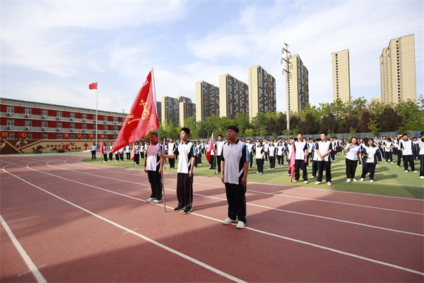 筑梦高三新征程 青春启航向未来——咸阳市高新一中高中部举行2026届高三启航仪式