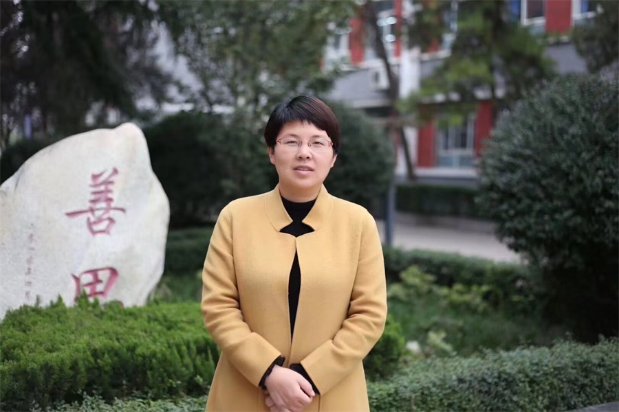 咸阳市高新一中名师风采展播——初中部冯迎利老师