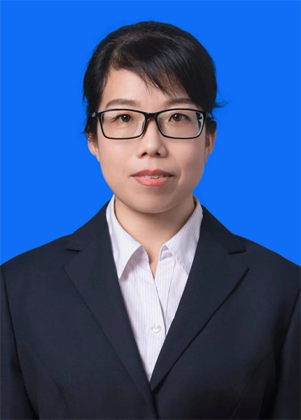 咸阳市高新一中名师风采展播——初中部黄梦君老师