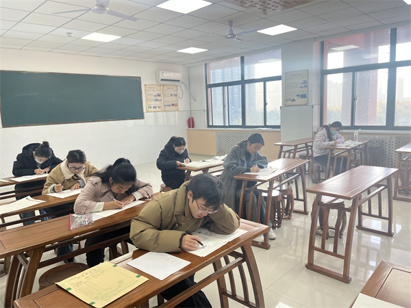 以考促教 精进不息——咸阳市高新一中初中部举办青年教师中考题模拟考试