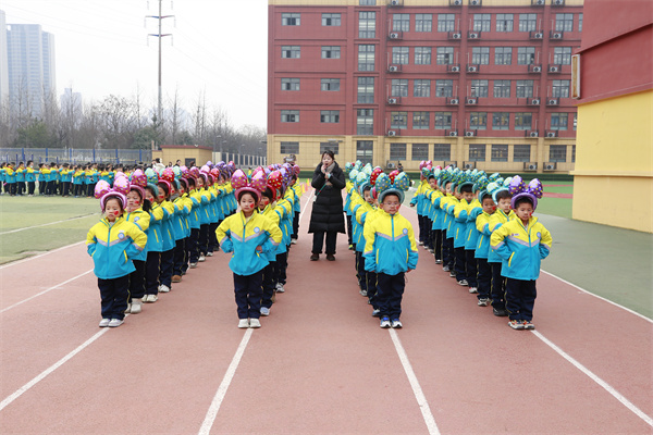元旦添欢乐 运动展风采&mdash;&mdash;咸阳市高新一中小学部举行迎元旦趣味运动会