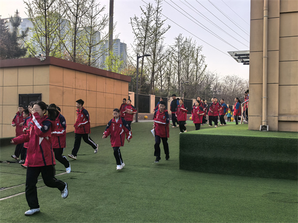 以&ldquo;演&rdquo;筑防 以&ldquo;练&rdquo;备战      &mdash;&mdash;咸阳市高新一中初中部开展消防安全教育系列活动