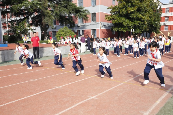 赛场逐风，活力绽放｜咸阳市高新一中小学部第43届田径运动会第二日精彩回顾